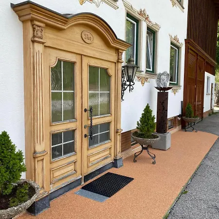 Gaestehaus Huber 홀츠가우