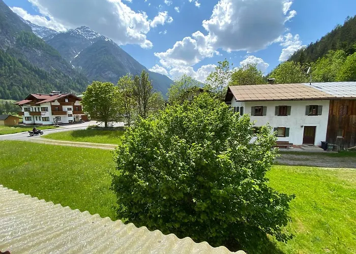 Gaestehaus Huber Bed & Breakfast 3*